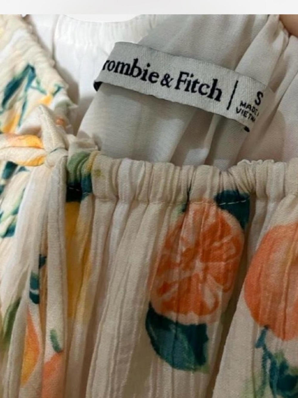 Abercrombie & Fitch Ruched Cream Floral Tie-Front Dress with Citrus Accents - Picture 5 of 6